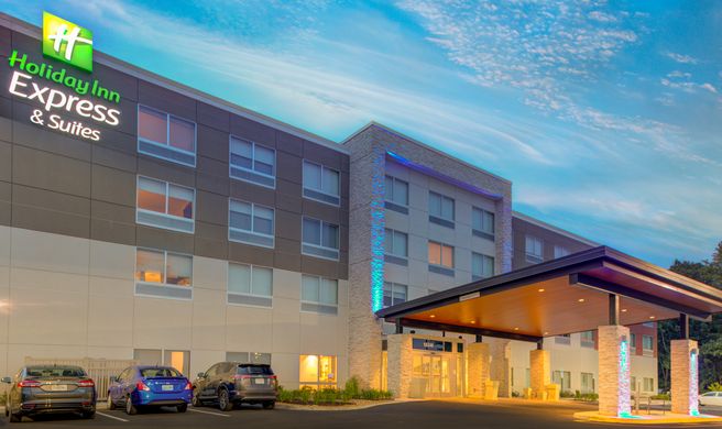 Holiday Inn Express & Suites King George Exterior