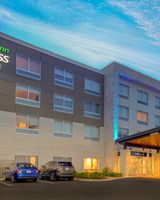 Holiday Inn Express & Suites King George