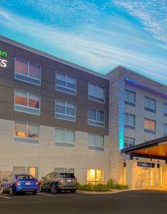Holiday Inn Express & Suites King George