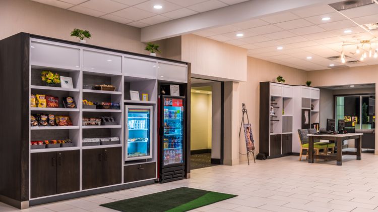 Holiday Inn Finger Lakes Region Lobby