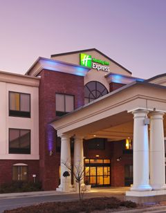 Holiday Inn Express & Suites Pine Bluff