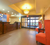 Holiday Inn Express & Suites Pine Bluff Lobby