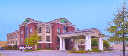Holiday Inn Express & Suites Pine Bluff Exterior