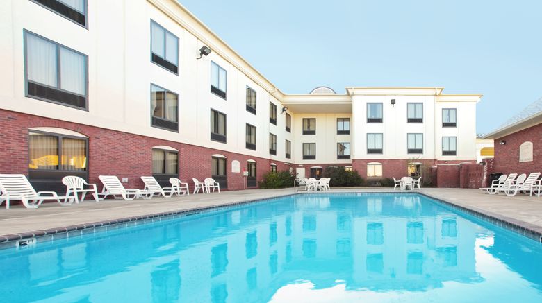 <b>Holiday Inn Express & Suites Pine Bluff Pool</b>. Images powered by <a href="https://www.leonardoworldwide.com/" title="Leonardo Worldwide" target="_blank">Leonardo</a>.