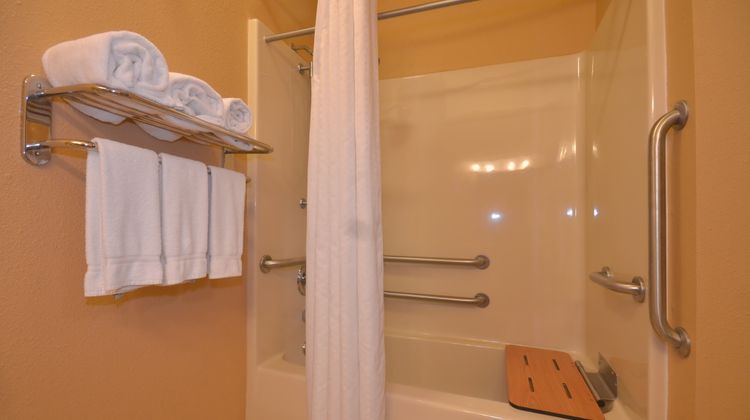 Holiday Inn Express & Suites Pine Bluff Room