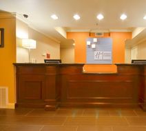 Holiday Inn Express & Suites Pine Bluff Lobby