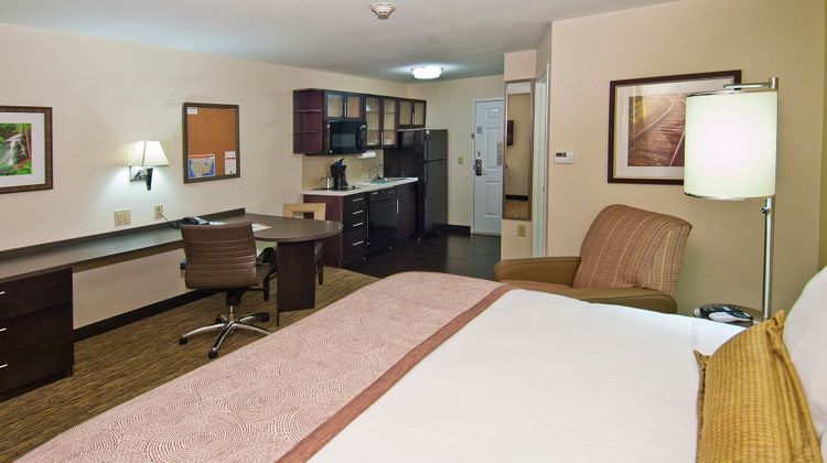 Candlewood Suites Tupelo North Suite