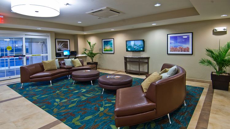 Candlewood Suites Tupelo North Lobby