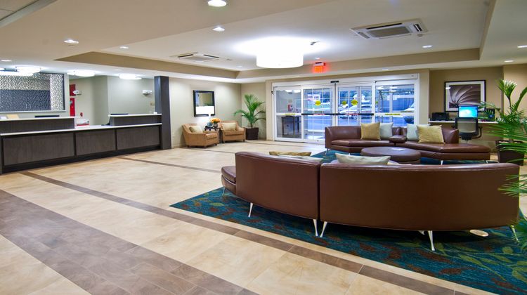 Candlewood Suites Tupelo North Lobby