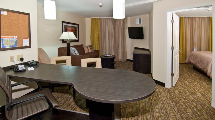 Candlewood Suites Tupelo North Suite