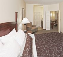 Staybridge Suites Oklahoma City Airport Room