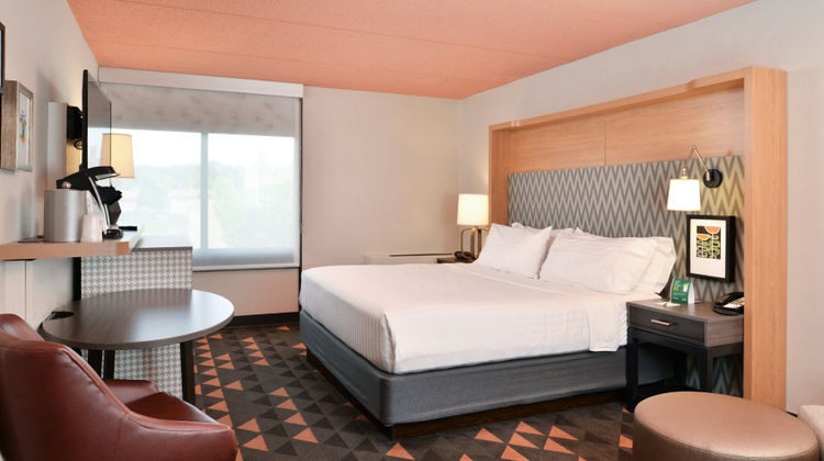Holiday Inn Finger Lakes Region Room
