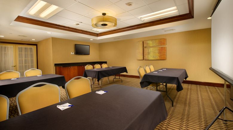 <b>Holiday Inn Express & Suites Meeting</b>. Images powered by <a href="https://www.leonardoworldwide.com/" title="Leonardo Worldwide" target="_blank">Leonardo</a>.