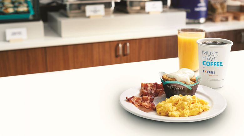 <b>Holiday Inn Express & Suites Minnetonka Restaurant</b>. Images powered by <a href="https://www.leonardoworldwide.com/" title="Leonardo Worldwide" target="_blank">Leonardo</a>.