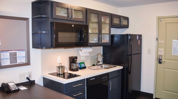 Candlewood Suites Pearl Room