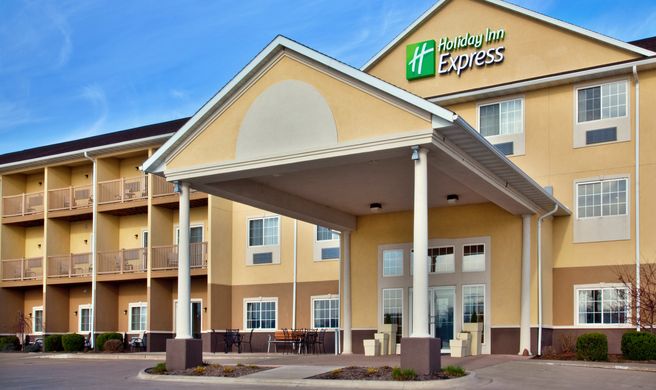 Holiday Inn Express Le Claire Riverfront Exterior