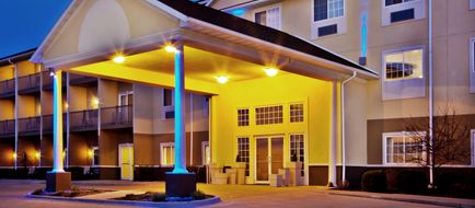 Holiday Inn Express Le Claire Riverfront Exterior