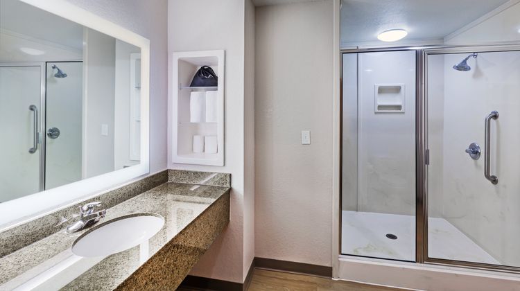Holiday Inn Express Hotel & Suites Room