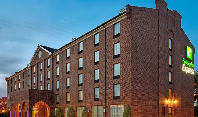 Holiday Inn Express Exterior