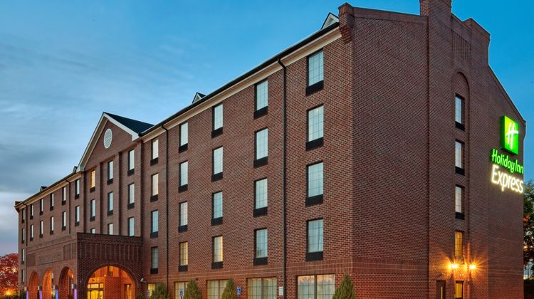 Holiday Inn Express Exterior
