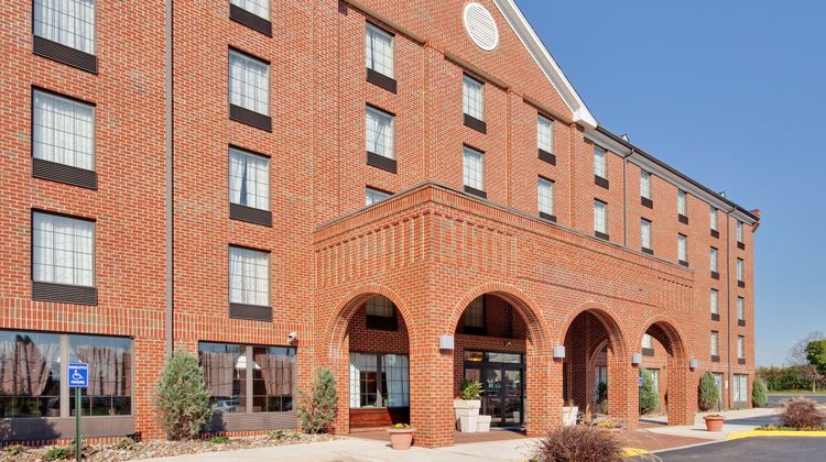 Holiday Inn Express Exterior