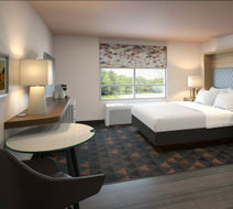 Holiday Inn & Suites Fort Bragg Area Room