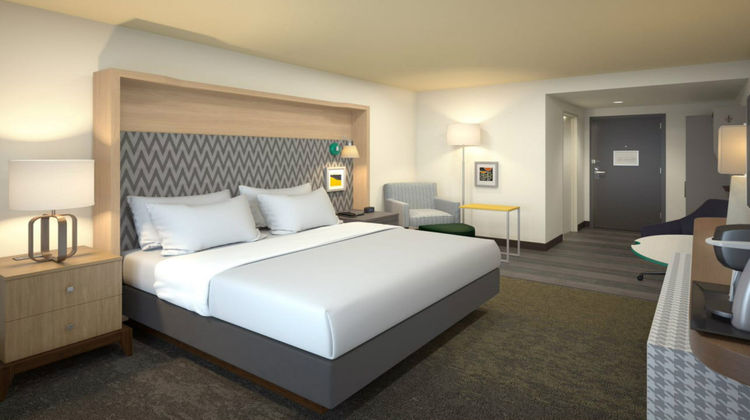Holiday Inn & Suites Fort Bragg Area Room