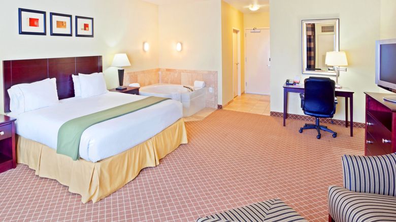<b>Holiday Inn Express & Suites Chehalis Suite</b>. Images powered by <a href="https://www.leonardoworldwide.com/" title="Leonardo Worldwide" target="_blank">Leonardo</a>.