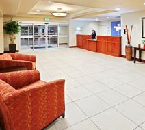 Holiday Inn Express & Suites Chehalis Lobby