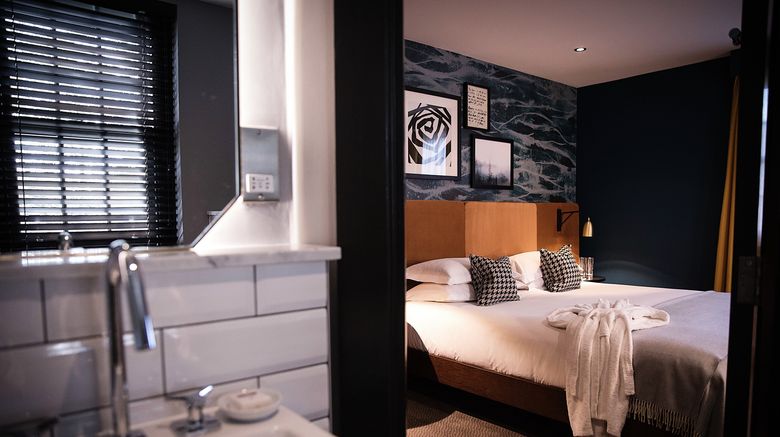 <b>Hotel du Vin Stratford-upon-Avon Room</b>. Images powered by <a href="https://www.leonardoworldwide.com/" title="Leonardo Worldwide" target="_blank">Leonardo</a>.