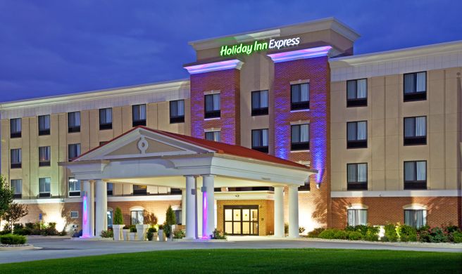 Holiday Inn Express Indianapolis SE Exterior