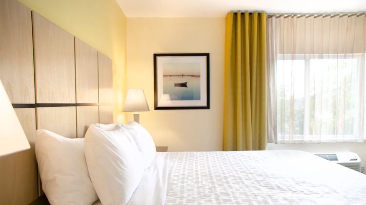 Candlewood Suites Lancaster West Room