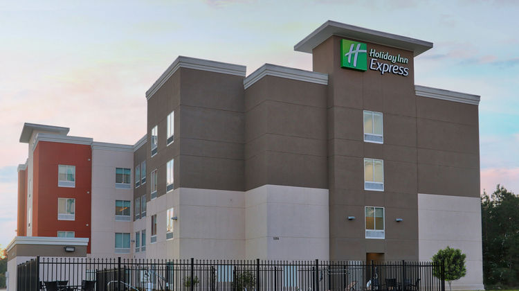 Holiday Inn Express Slidell Exterior