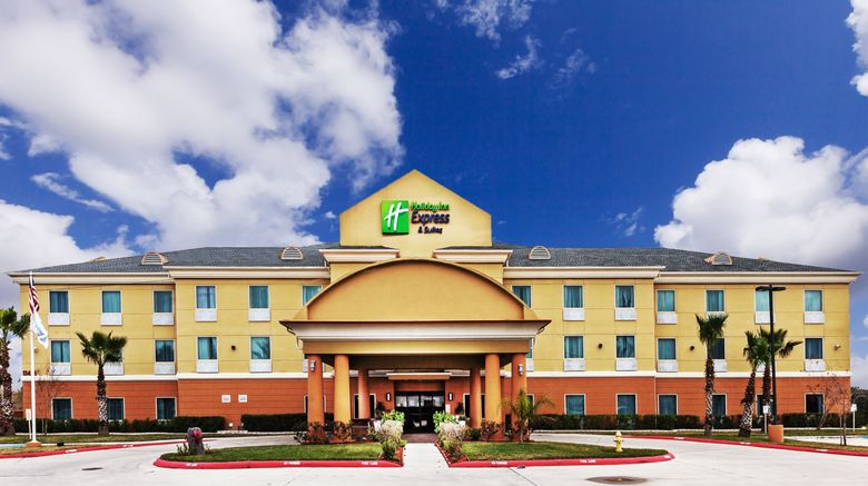 Holiday Inn Express Hotel and Suites Exterior. Images powered by <a href="http://www.leonardo.com" target="_blank" rel="noopener">Leonardo</a>.