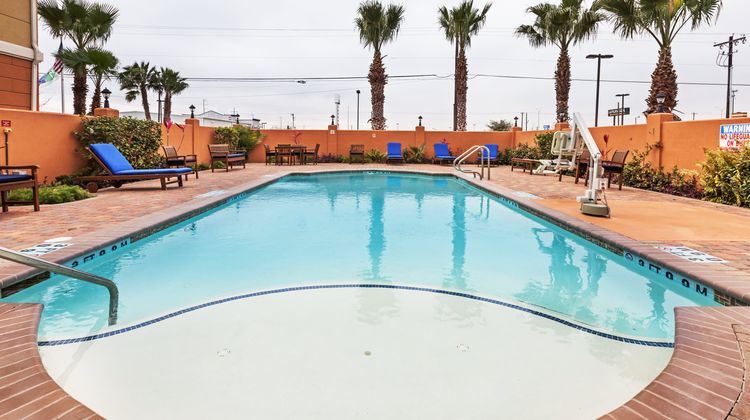 Holiday Inn Express Hotel and Suites Pool