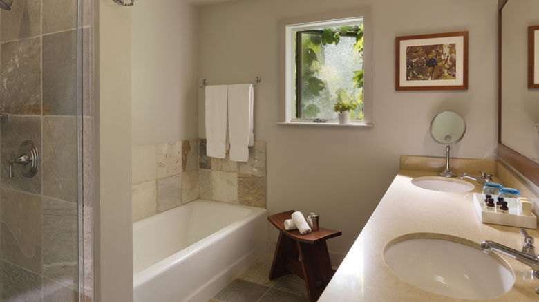 <b>Harvest Inn Napa Valley Room</b>. Images powered by <a href="https://www.leonardoworldwide.com/" title="Leonardo Worldwide" target="_blank">Leonardo</a>.
