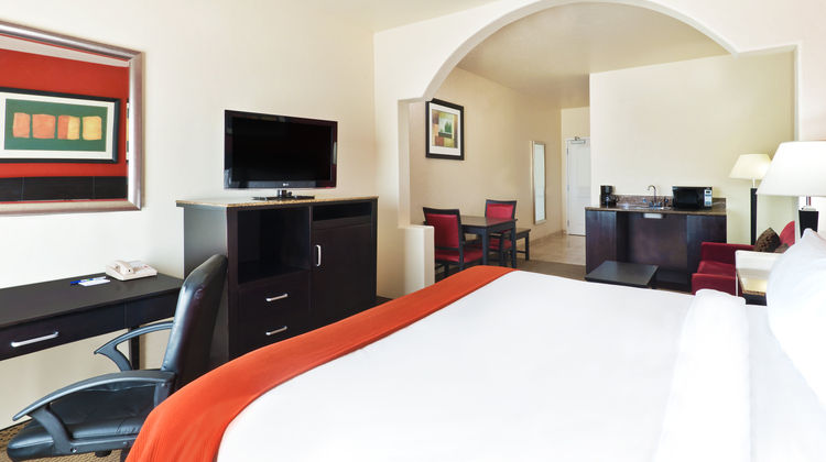 Holiday Inn Express Hotel Casa Grande Suite