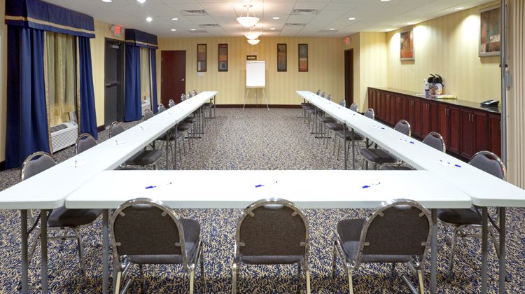 Holiday Inn Express Hotel & Suites Meeting