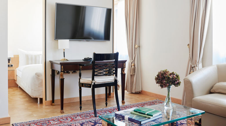 <b>Derag Livinghotel De Medici Room</b>. Images powered by <a href="https://www.leonardoworldwide.com/" title="Leonardo Worldwide" target="_blank">Leonardo</a>.