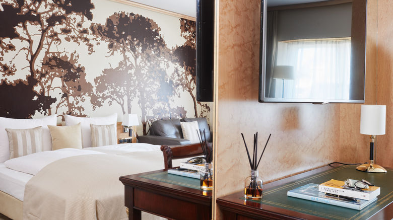 <b>Derag Livinghotel De Medici Room</b>. Images powered by <a href="https://www.leonardoworldwide.com/" title="Leonardo Worldwide" target="_blank">Leonardo</a>.