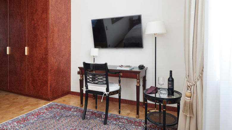 <b>Derag Livinghotel De Medici Room</b>. Images powered by <a href="https://www.leonardoworldwide.com/" title="Leonardo Worldwide" target="_blank">Leonardo</a>.