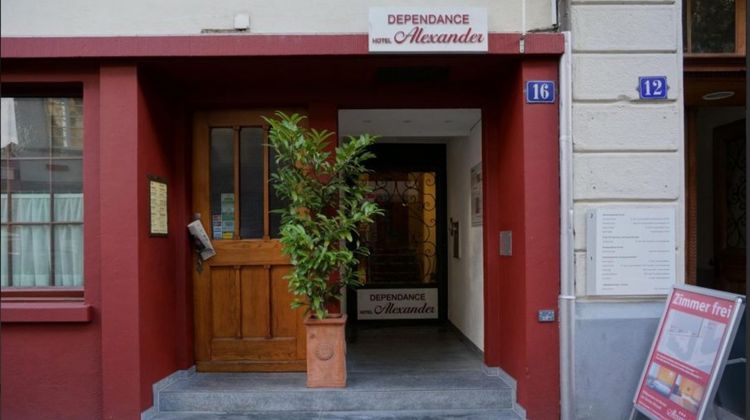 Alexander Guesthouse Exterior
