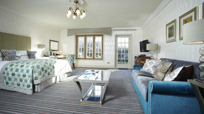 <b>Pennyhill Park Hotel & Spa Suite</b>. Images powered by <a href="https://www.leonardoworldwide.com/" title="Leonardo Worldwide" target="_blank">Leonardo</a>.