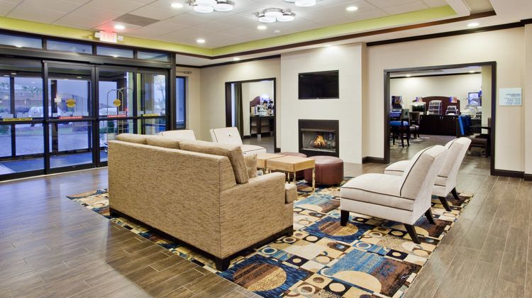 Holiday Inn Express & Stes Buford NE Lobby