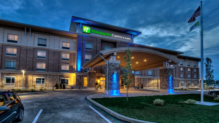Holiday Inn Express & Stes Pittsburgh SW Exterior