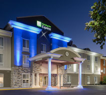 Holiday Inn Express & Suites Mt Laurel Exterior