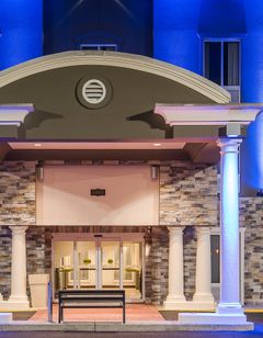 Holiday Inn Express & Suites Mt Laurel