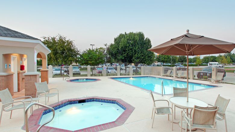 <b>Holiday Inn Express Pool</b>. Images powered by <a href="https://www.leonardoworldwide.com/" title="Leonardo Worldwide" target="_blank">Leonardo</a>.
