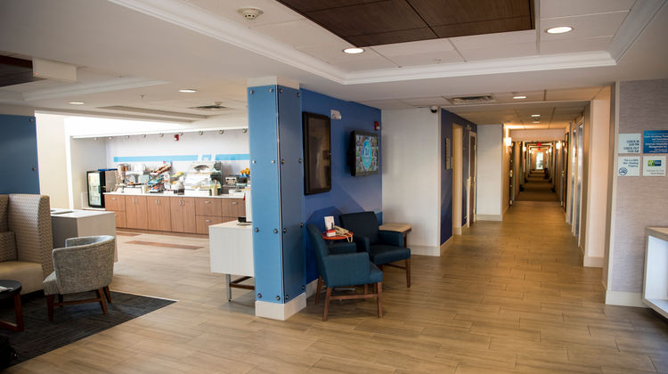 Holiday Inn Express Lobby