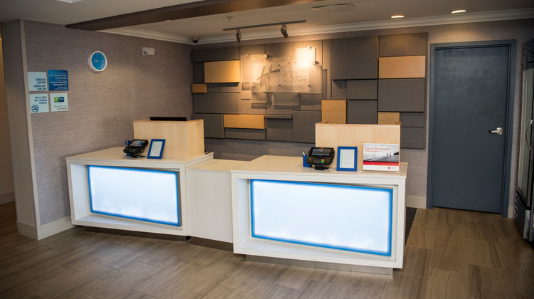 Holiday Inn Express Lobby